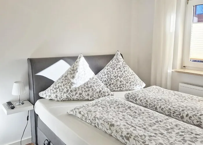 Schuetzenstrasse 19, 8 *